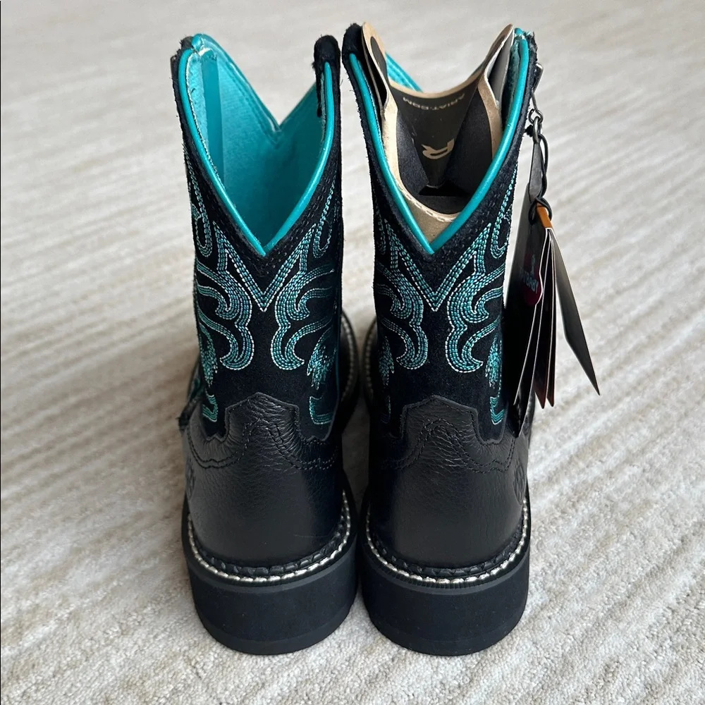NWT Ariat Fatbaby Zip Western Boots Black w Blue Stitching Style 10008741 Size 6